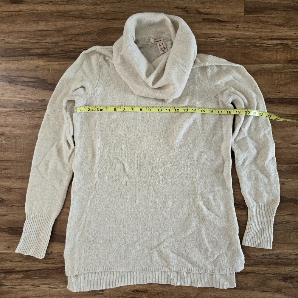 DKNY JEANS WOMENS SWEATER CREAM COLOR SIZE MEDIUM